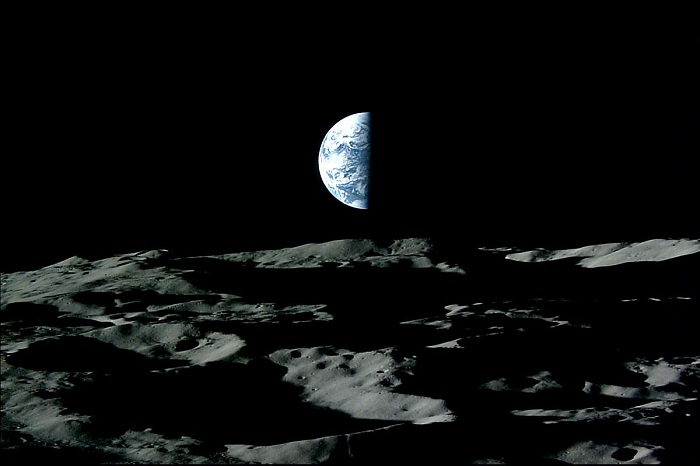 Solar wind is blasting Earth`s oxygen onto the surface of the Moon 